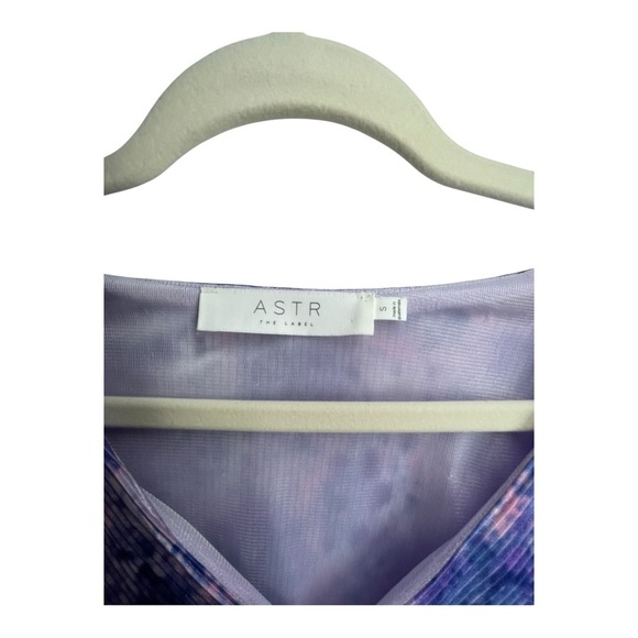 ASTR THE LABEL Pink and Blue Cropped Pleated Surplice Top SZ S​ - Picture 5 of 9